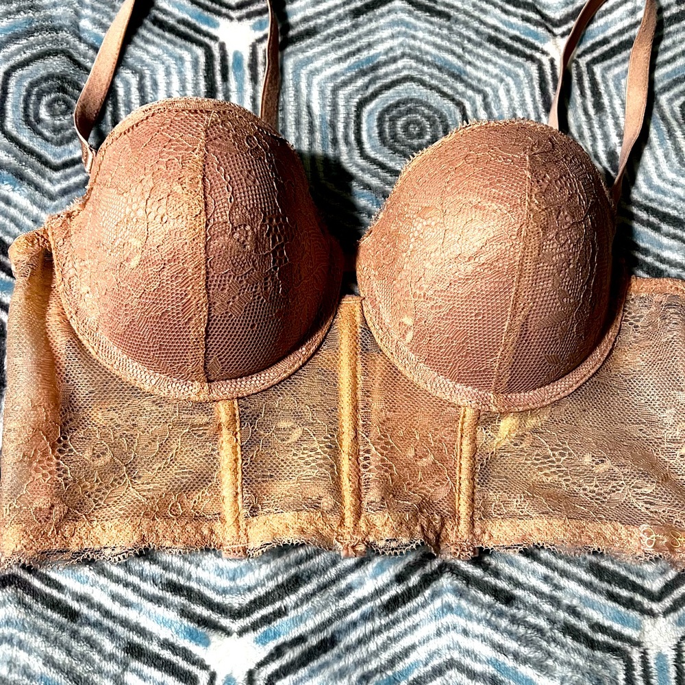 Pink bra by Jessica Simpson